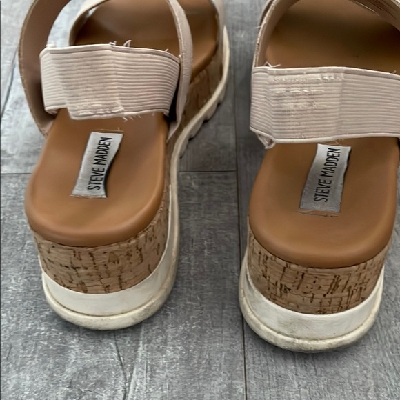 Steve Madden Women's Beige Sandals - Picture 2 of 3